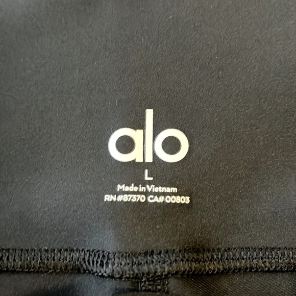 ALO Yoga Leggings, Black, Large - Picture 8 of 8